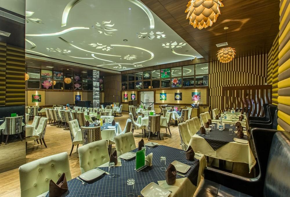 Hotel Abika Elite Ujjain Zewnętrze zdjęcie
