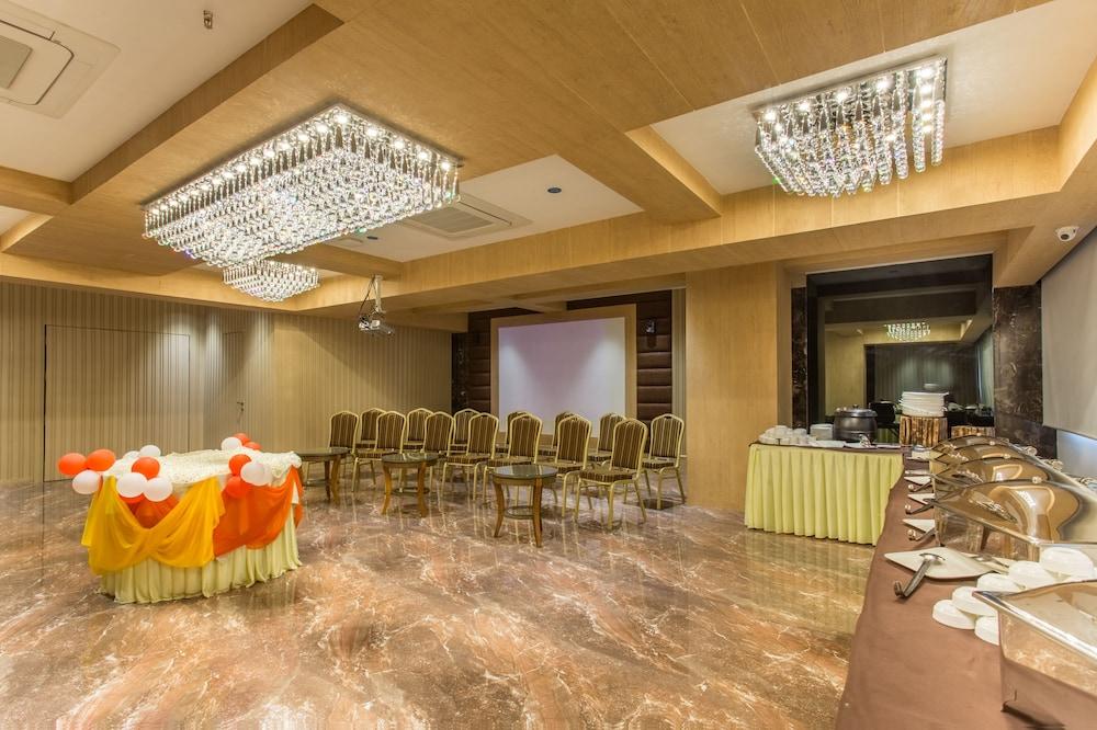 Hotel Abika Elite Ujjain Zewnętrze zdjęcie